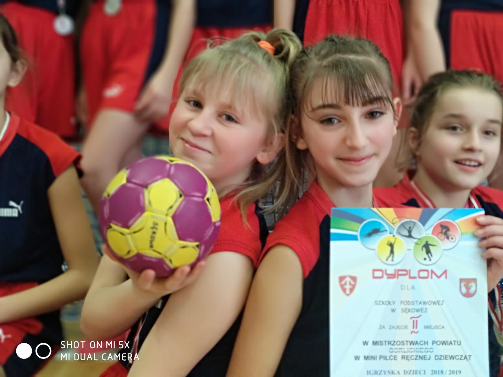 Wielki srebrny sukces sękowskiej młodzieży na powiatowych zawodach w piłce ręcznej